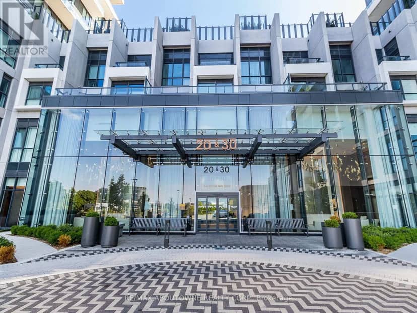 2208 - 30 Inn On The Park Drive, Toronto, photo 2
