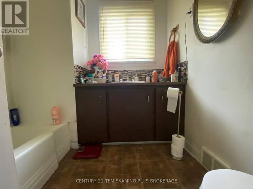 120 Paget Street — photo 11 of 40