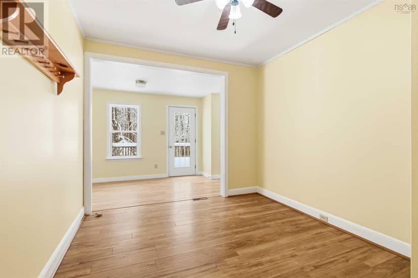 10 West Caledonia Road — photo 10 of 23
