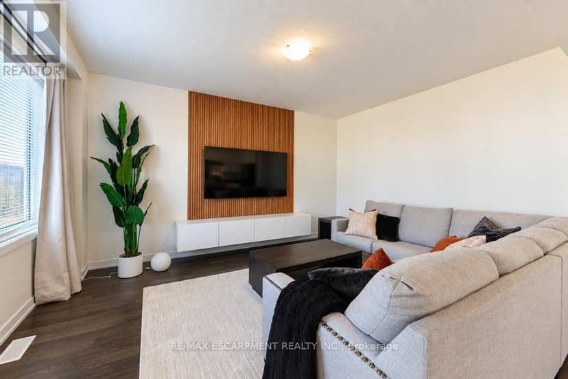 31 Santos Drive — photo 4 of 21
