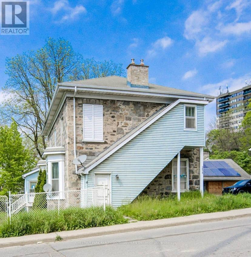 245 Ainslie Street S — photo 2 of 37