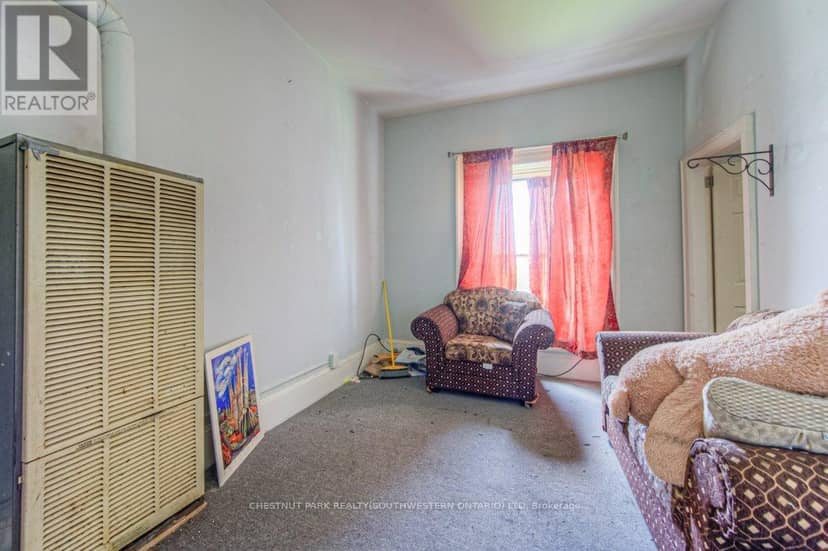 245 Ainslie Street S — photo 21 of 37