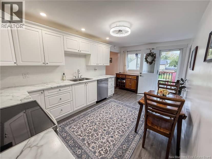 38 Holman Avenue, Sussex, photo 3