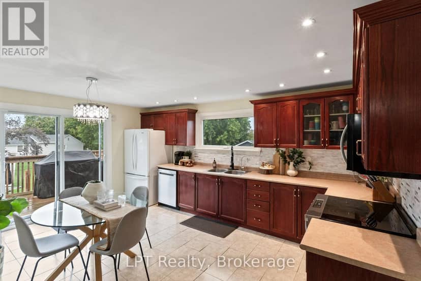 9 Lakeview Avenue — photo 14 of 40