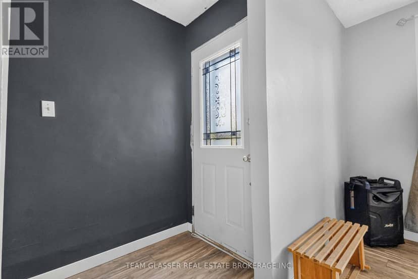 118 Inkerman Street — photo 8 of 40