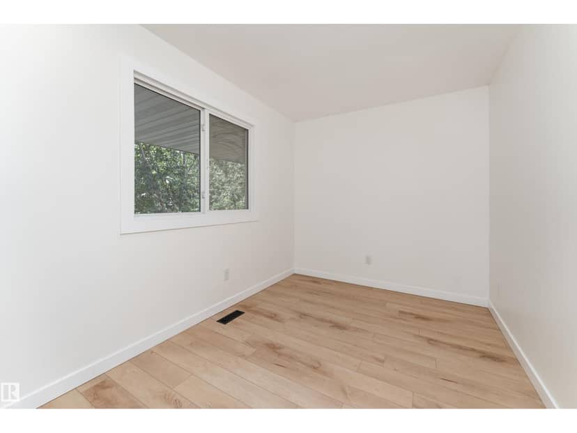 #10 1415 62 ST NW — photo 17 of 40