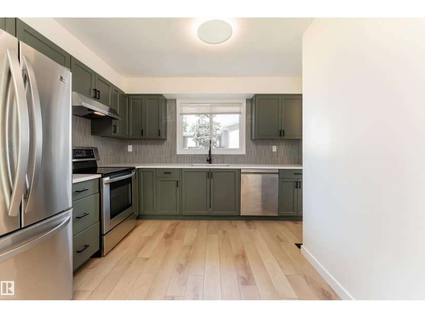 #10 1415 62 ST NW — photo 9 of 40