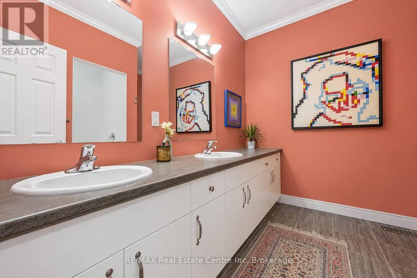 1 - 39 Kay Crescent — photo 14 of 25