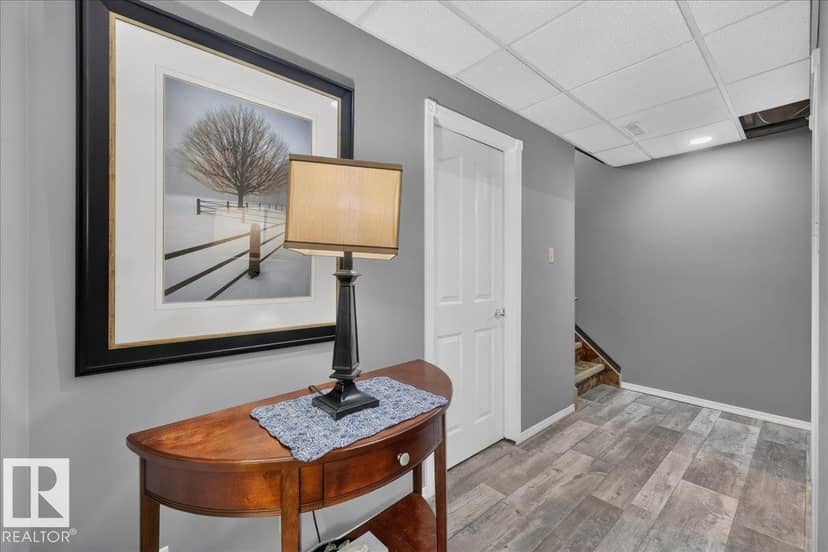 5104 53 ST — photo 33 of 40