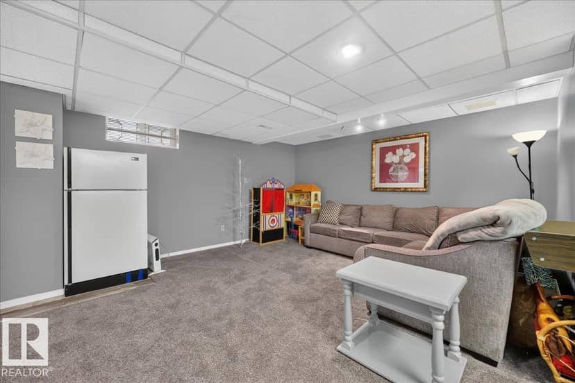 5104 53 ST — photo 39 of 40