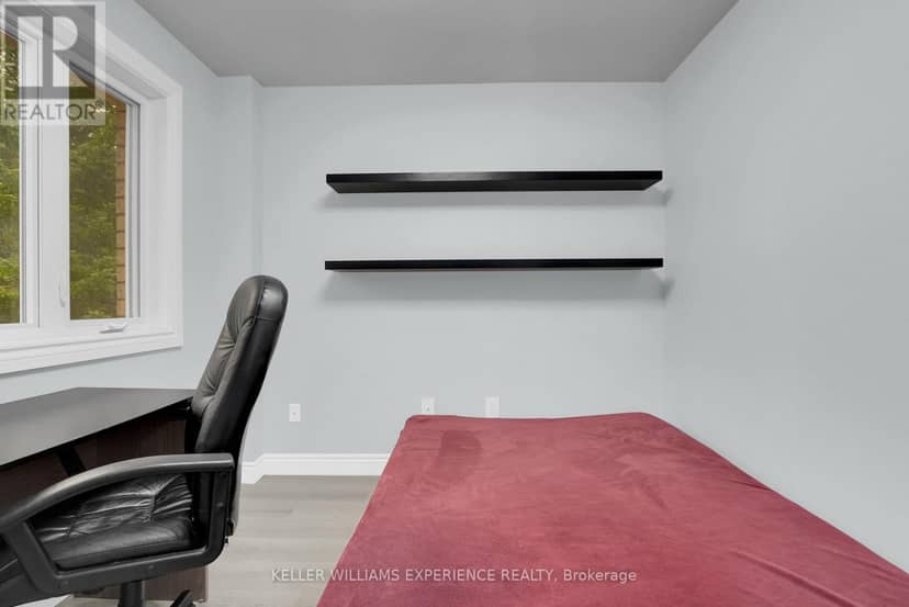 60 Nicholson Drive — photo 25 of 39