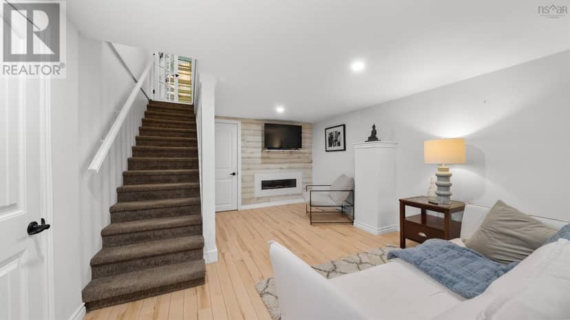 1418 Waverley Road — photo 11 of 40