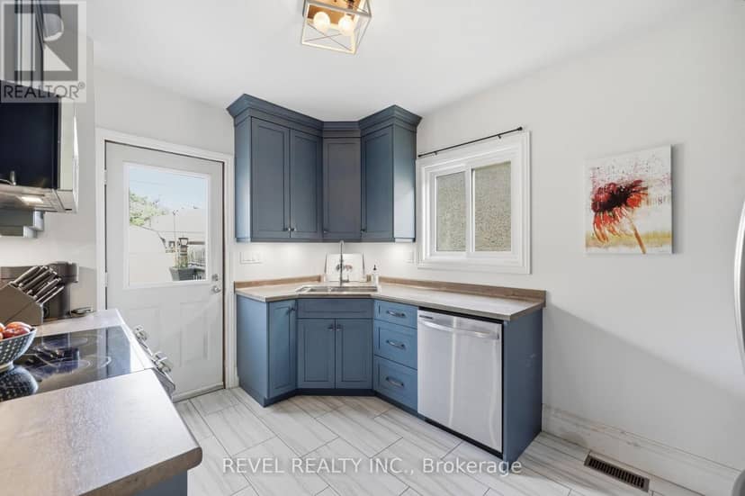 52 Berryman Avenue — photo 11 of 38