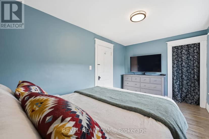 52 Berryman Avenue — photo 17 of 38