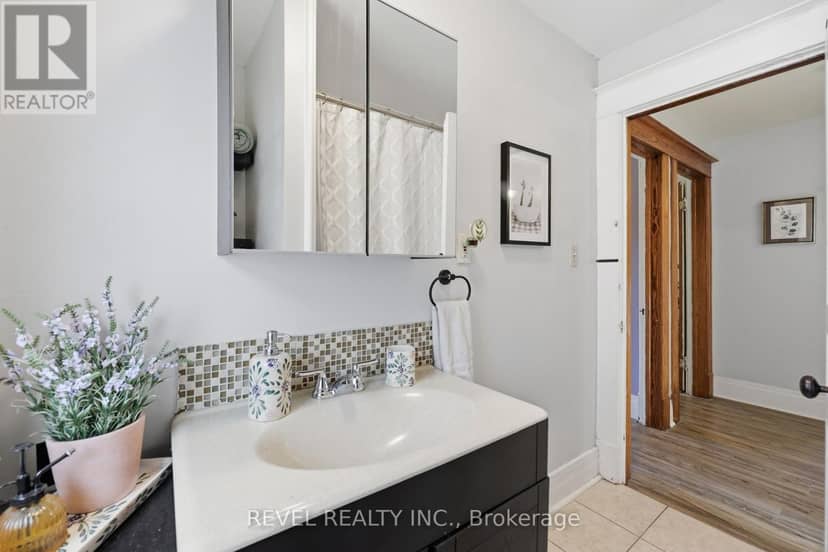 52 Berryman Avenue — photo 22 of 38
