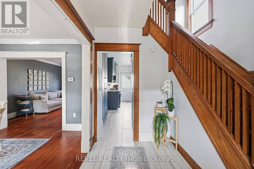 52 Berryman Avenue — photo 4 of 38