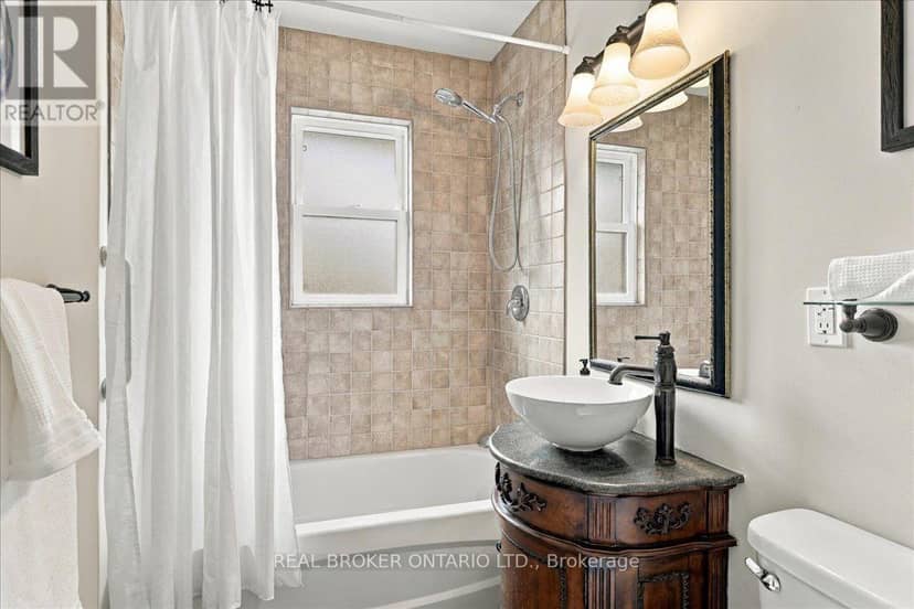 480 Rosseau Road — photo 16 of 34