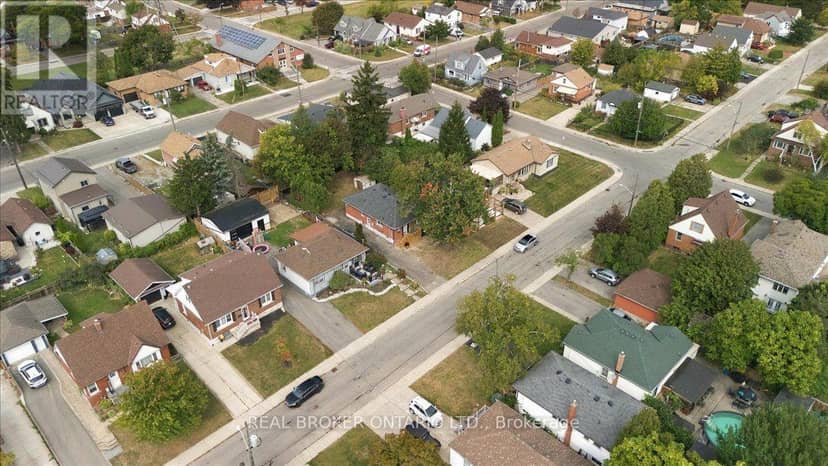 480 Rosseau Road — photo 31 of 34
