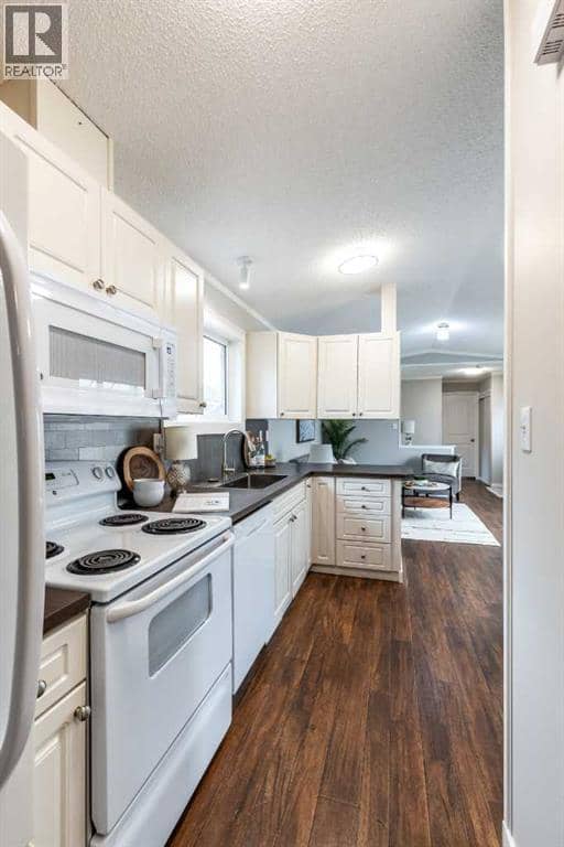 48 Chartwell Place SE — photo 19 of 40