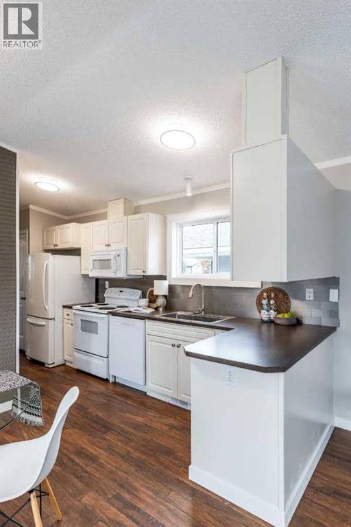 48 Chartwell Place SE — photo 16 of 40