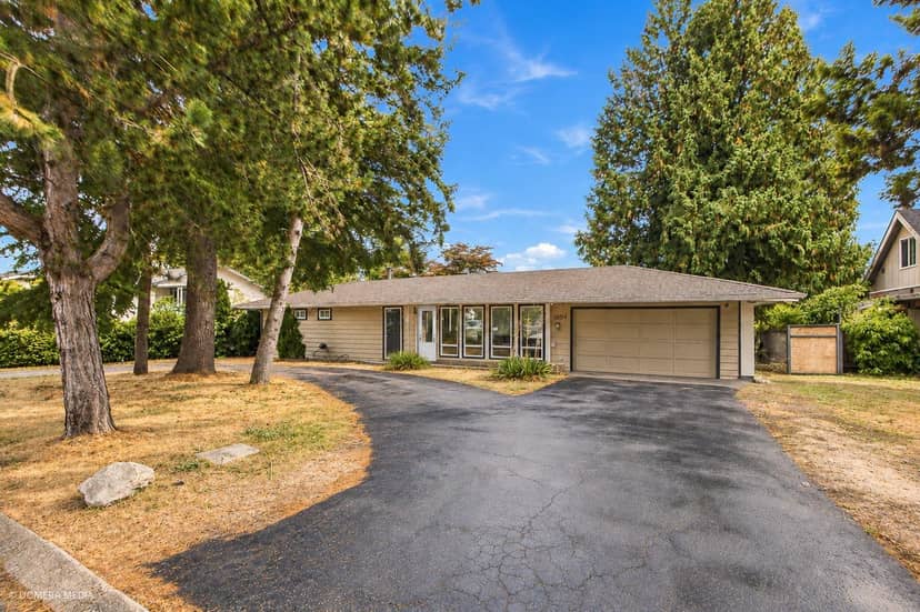 9084 PRINCE CHARLES BOULEVARD, Surrey