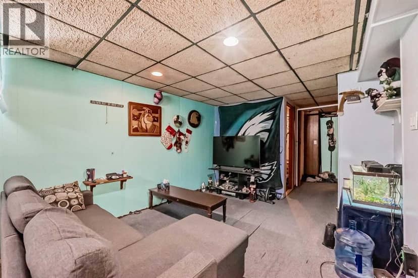 2622 42 Street SE — photo 32 of 40
