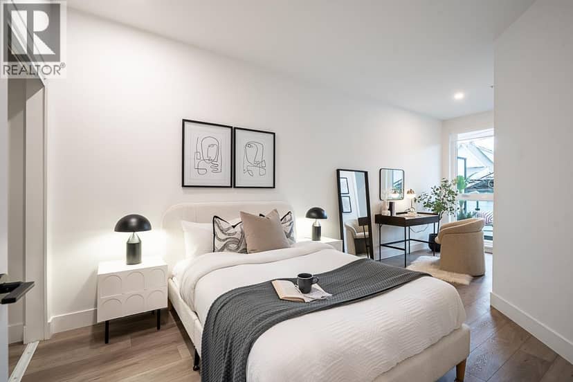209 422 Lakewood Drive, Vancouver