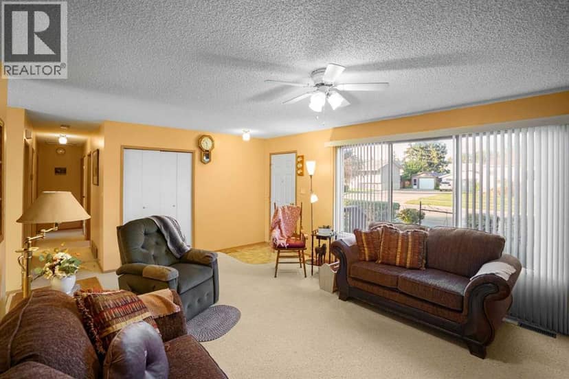 5323 55 Avenue — photo 9 of 27