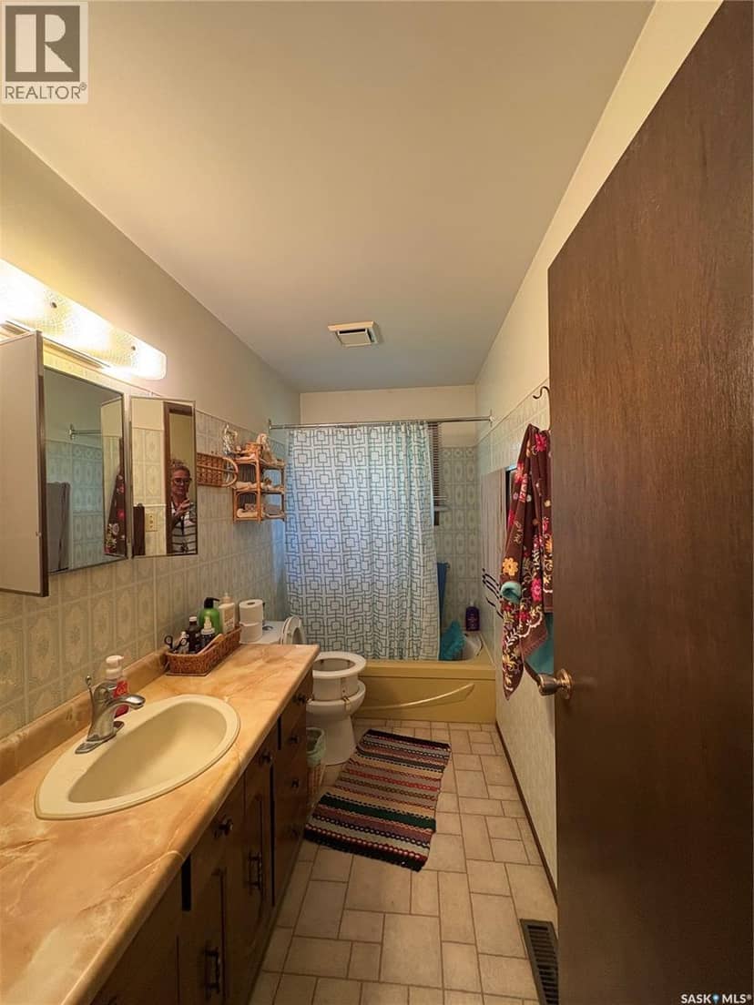 300 Livingstone Road — photo 11 of 24