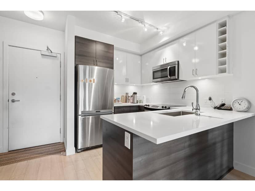307 13919 FRASER HIGHWAY, Surrey, photo 5
