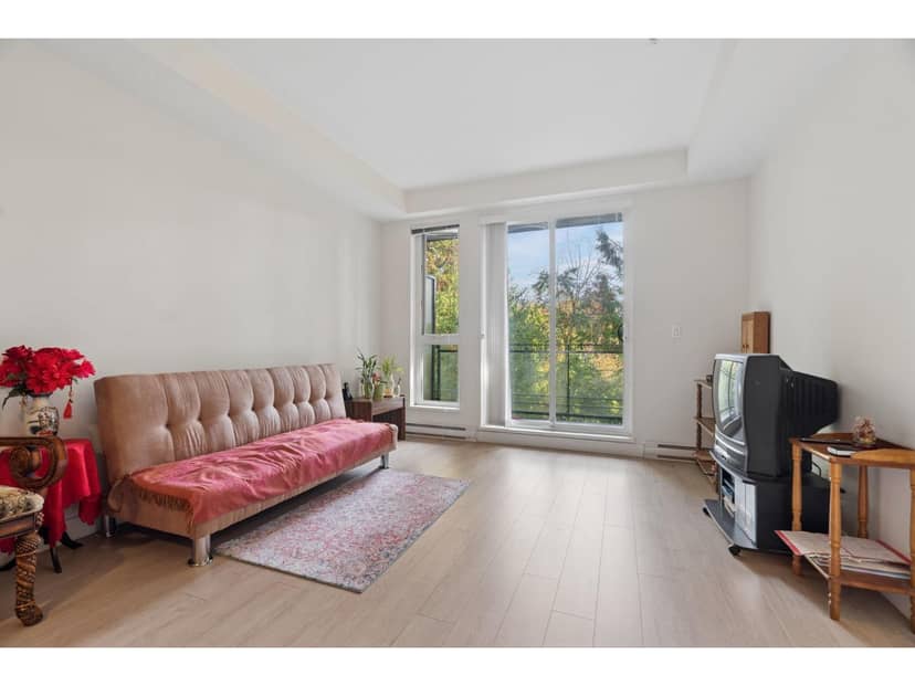 307 13919 FRASER HIGHWAY, Surrey