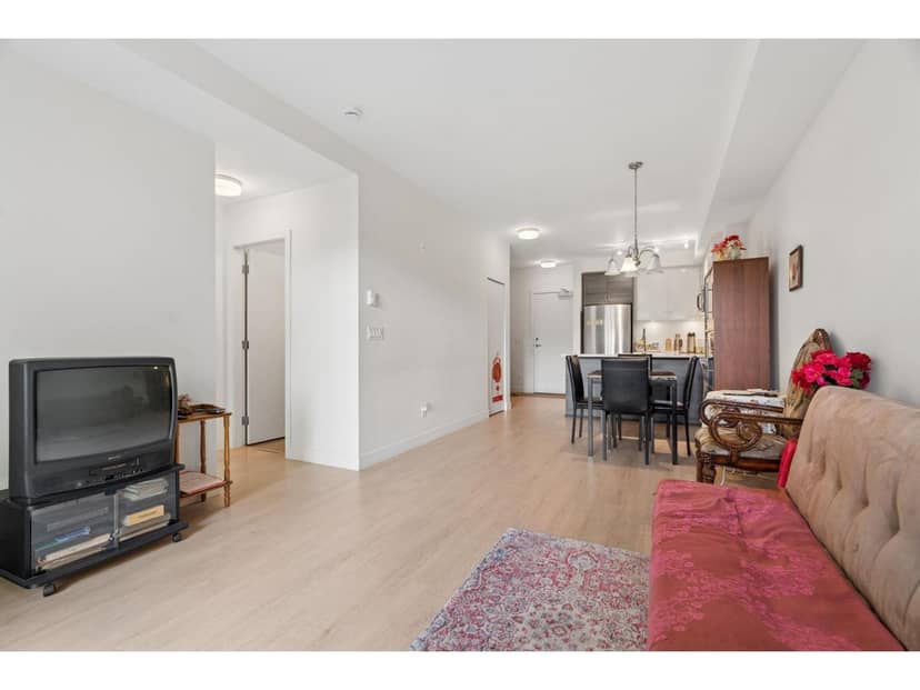 307 13919 FRASER HIGHWAY, Surrey, photo 6