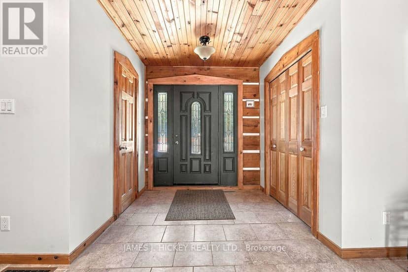 392 Bass Lake Road, Laurentian Hills, photo 2