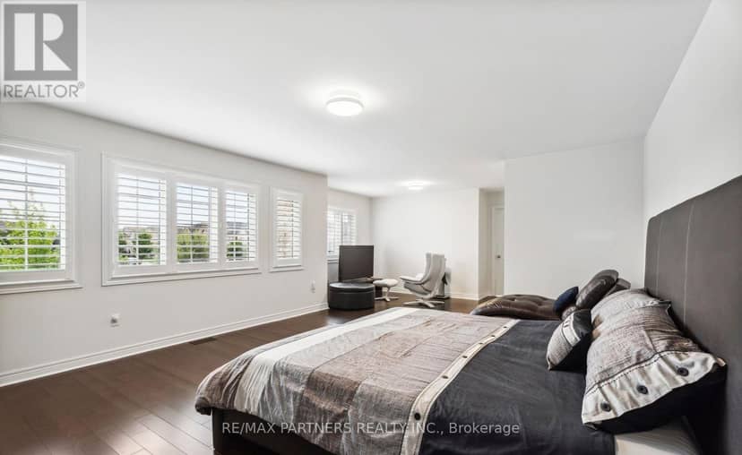 2 Portia Street — photo 10 of 37