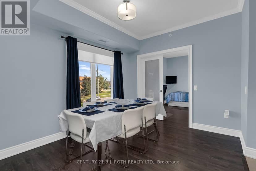 201 - 720 Yonge Street — photo 11 of 40
