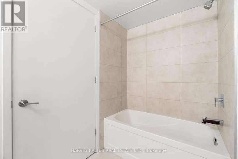 1105 - 8 Tippett Road — photo 23 of 36