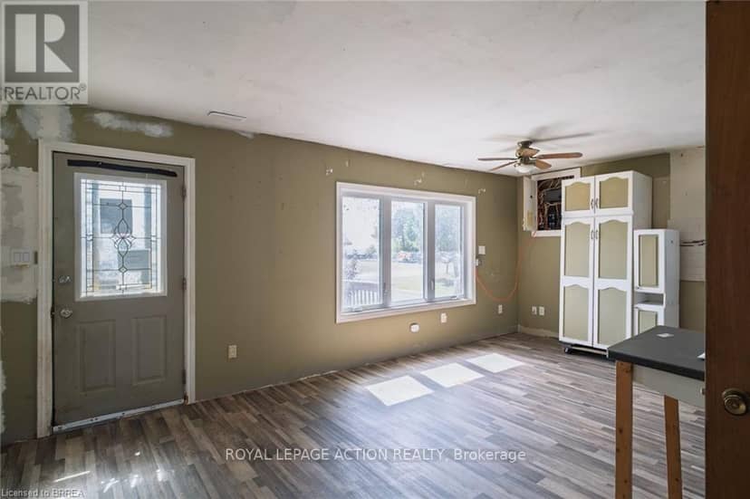 1459 Lakeshore Road — photo 4 of 27