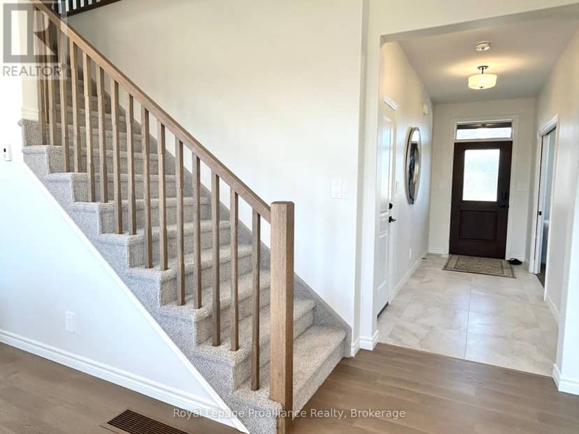 20 Peace River Street — photo 13 of 29