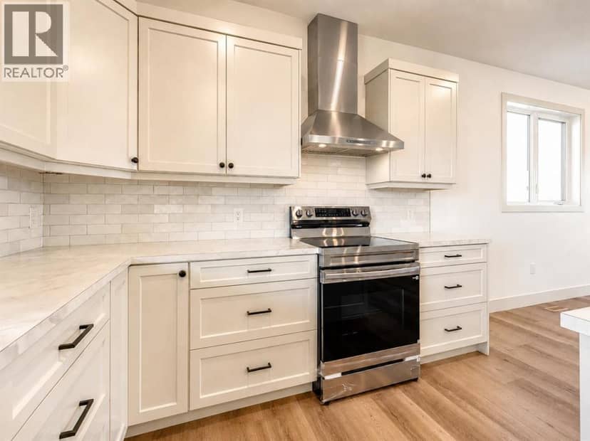 902 Willow Lane — photo 9 of 28