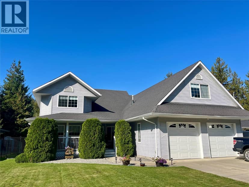 358 Oak Avenue, Sicamous