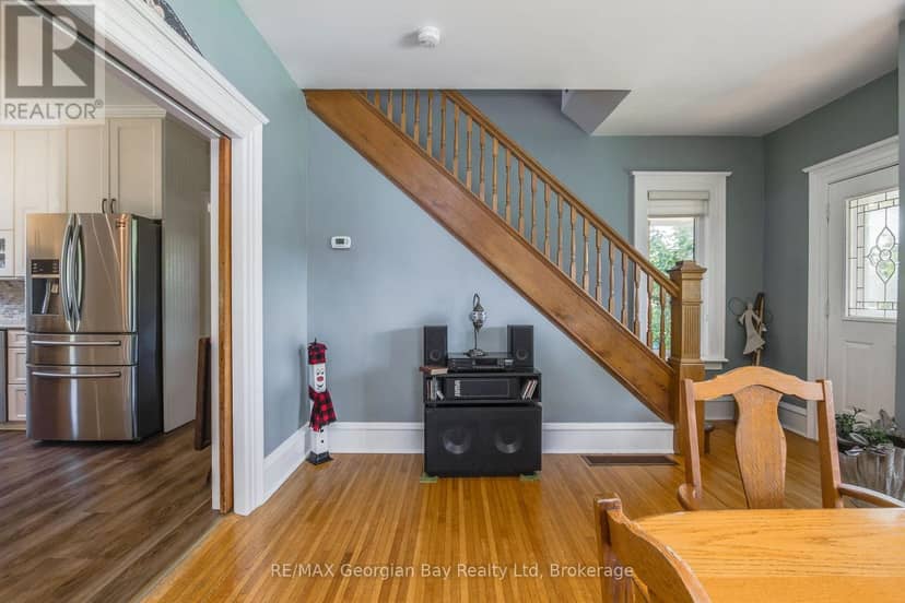 305 Lindsay Street E — photo 21 of 39