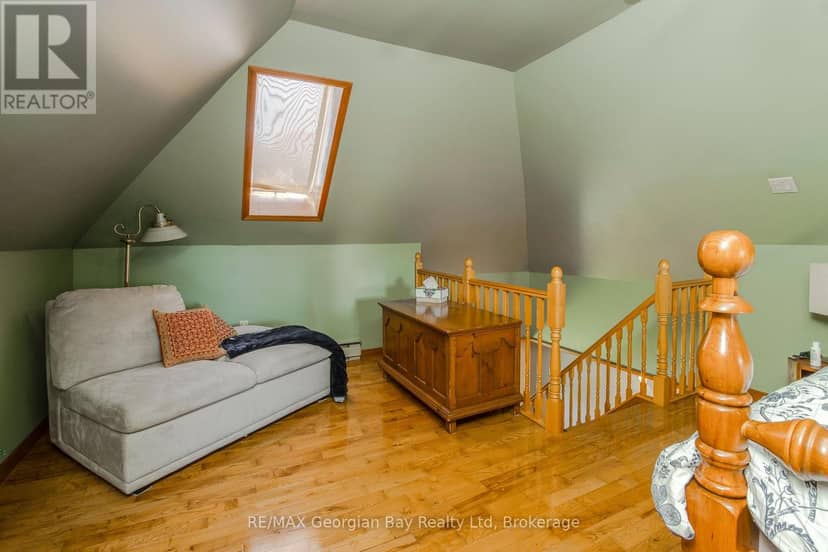 305 Lindsay Street E — photo 24 of 39