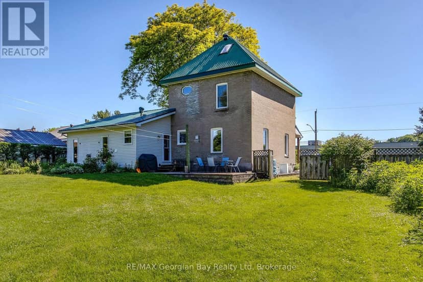 305 Lindsay Street E — photo 37 of 39