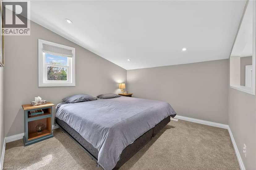 22 KING Avenue — photo 22 of 40