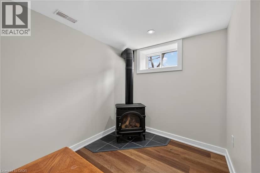 22 KING Avenue — photo 31 of 40