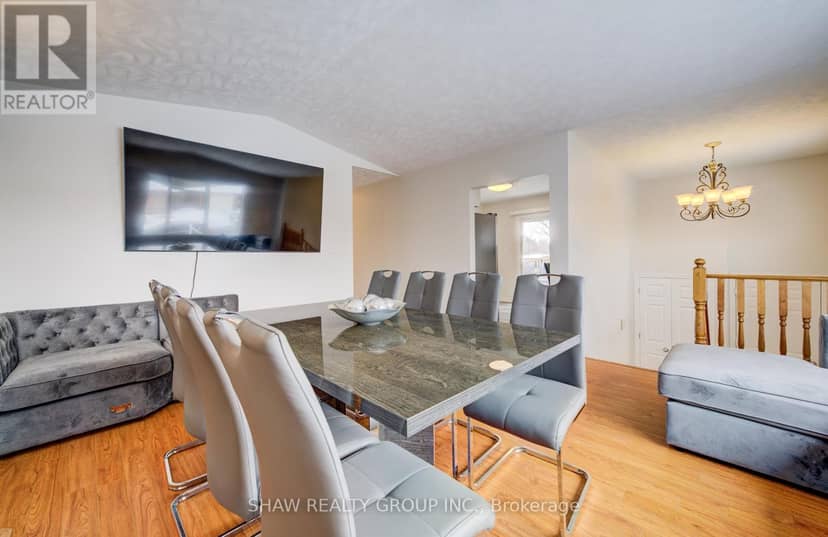 271 College Street W, Norfolk, photo 8