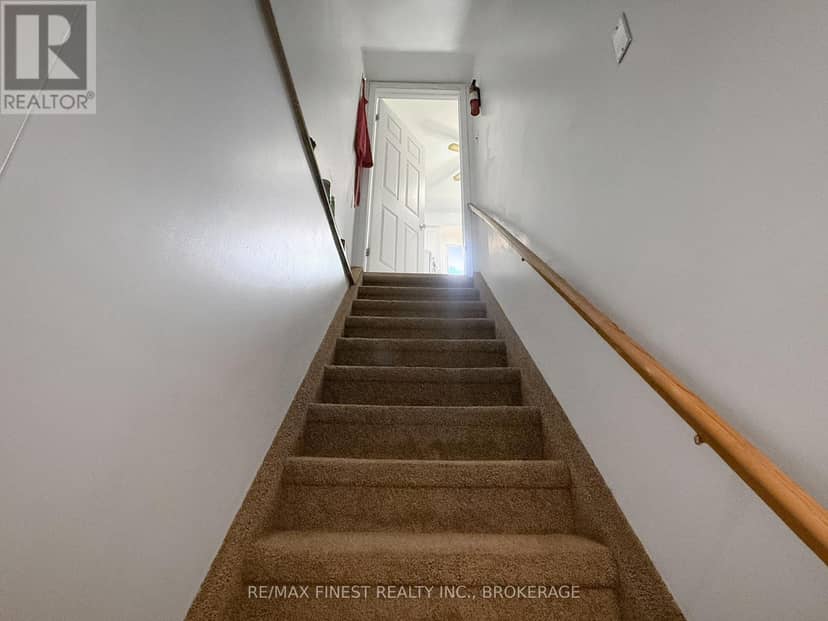 906 Purcell Crescent — photo 20 of 40