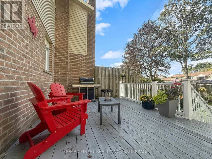 906 Purcell Crescent — photo 30 of 40
