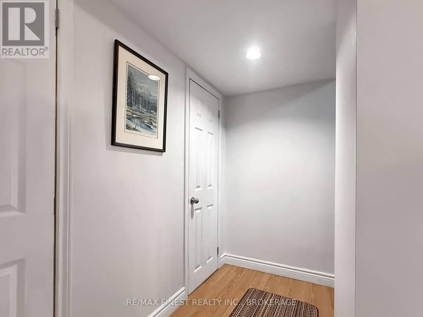906 Purcell Crescent — photo 26 of 40