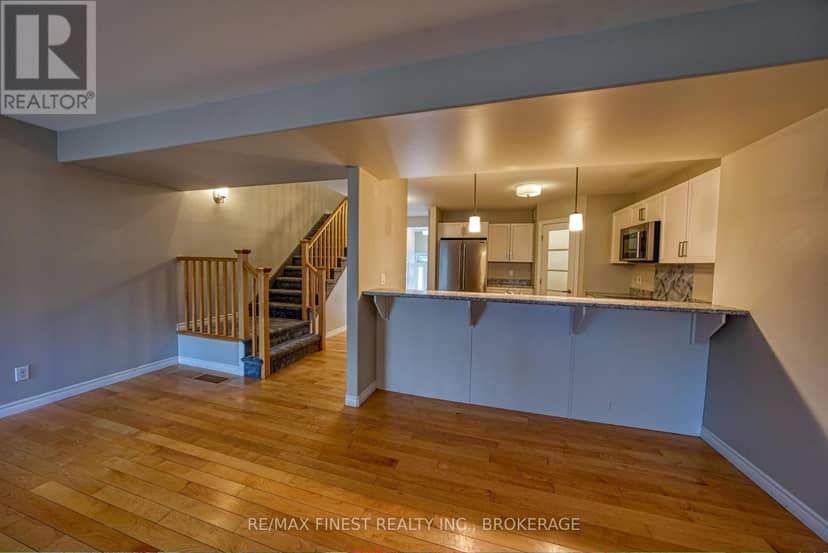1010 Rosanna Avenue — photo 13 of 35